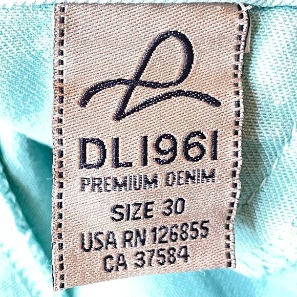 DL1961 Amanda Stretch Jeans - Picture 11 of 13